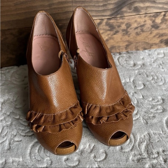Anthropologie Miss Albright Ruffle Peep Toe Brown Leather Bootie Sz 39 US 8.5 - Picture 4 of 13